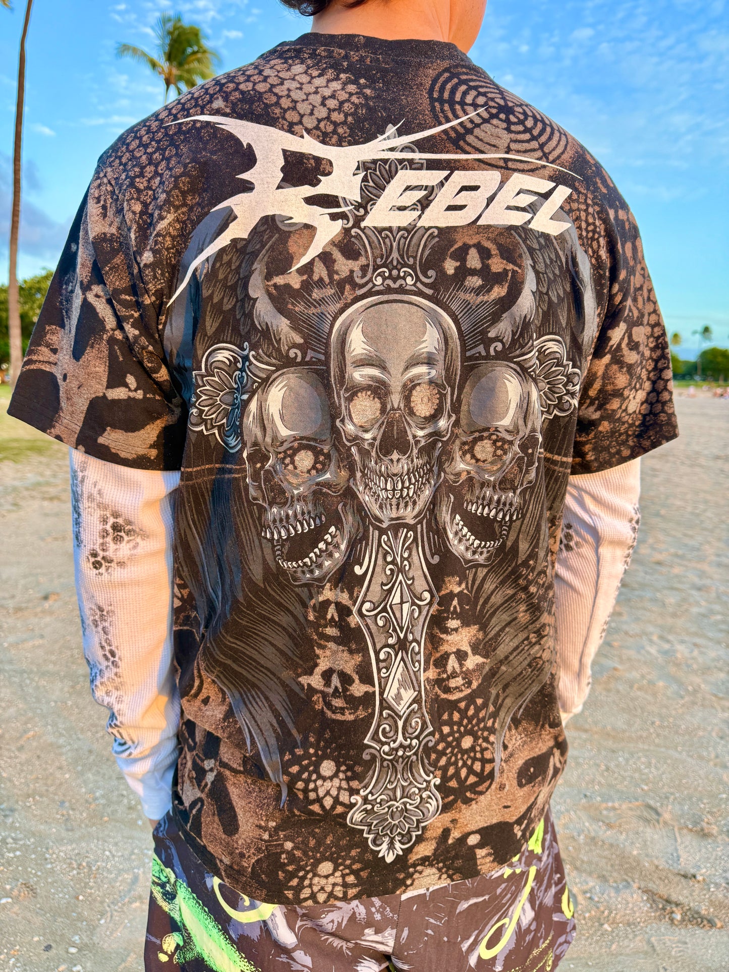 Skull REBEL Bleach Dye T-Shirt (Large)