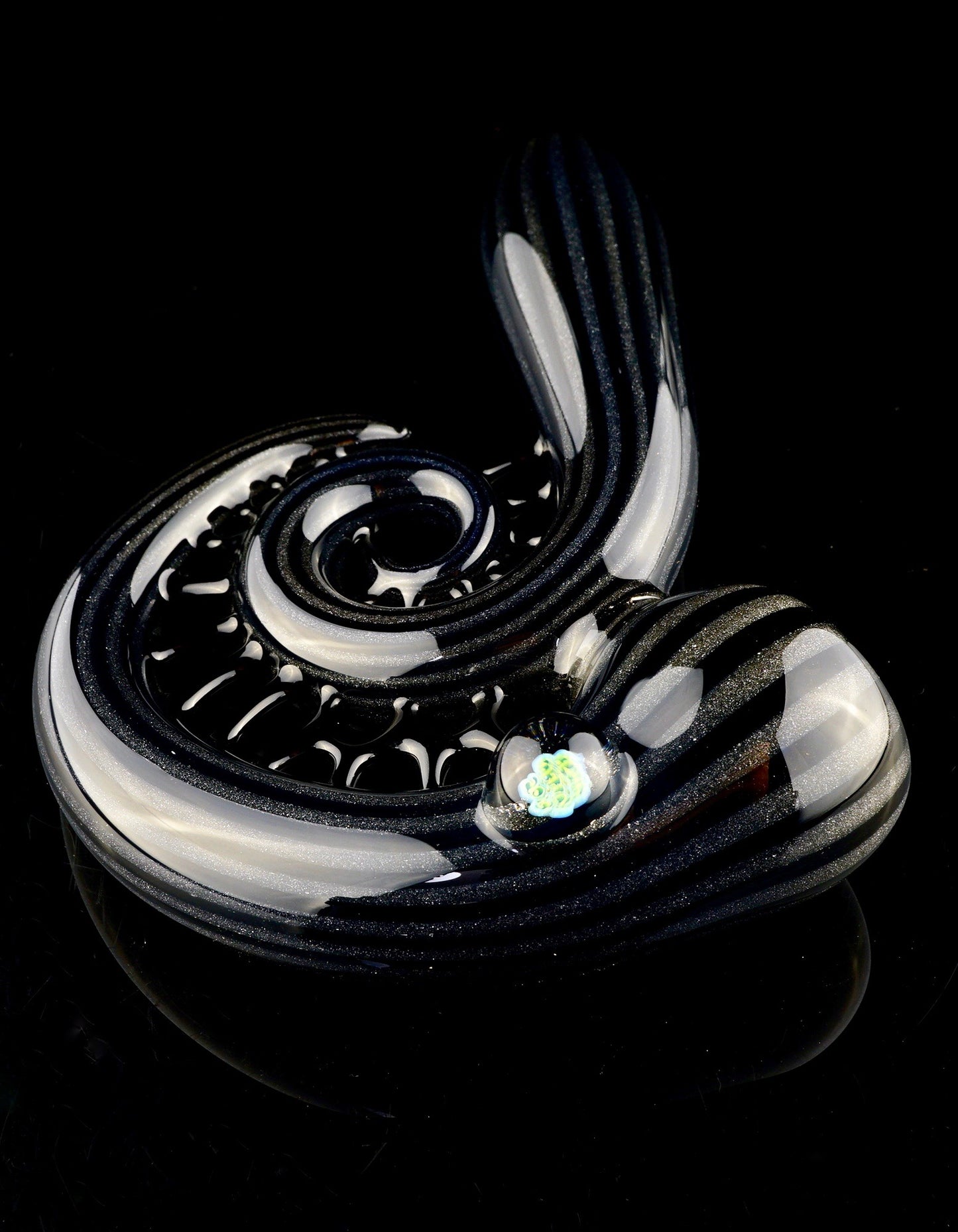 Black and Grey Webbed Pipe