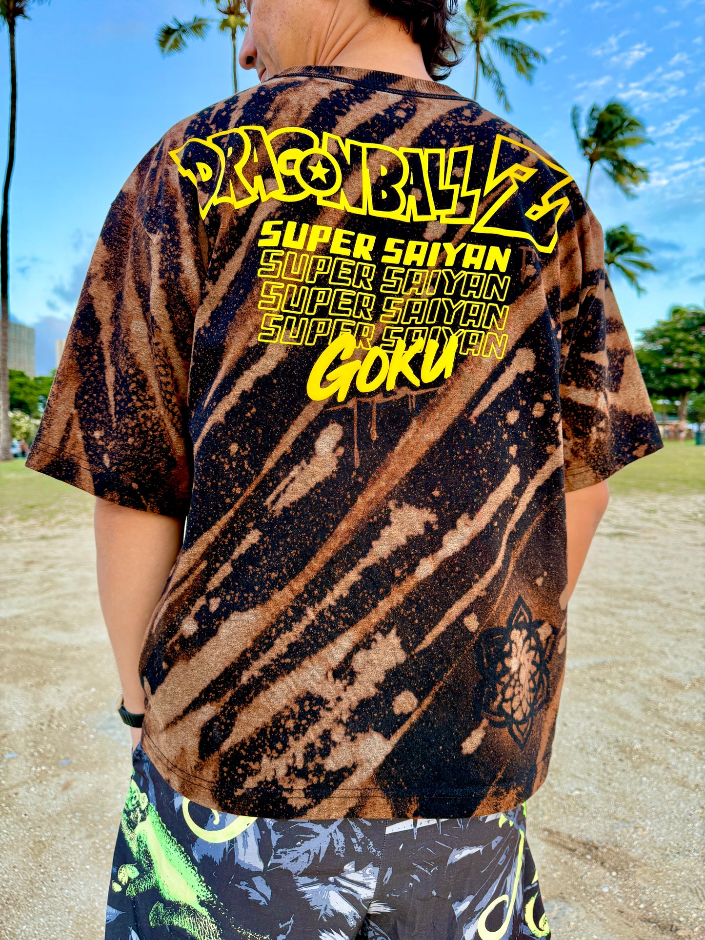 Official Dragon Ball Z Bleach Dye T-Shirt (Large)
