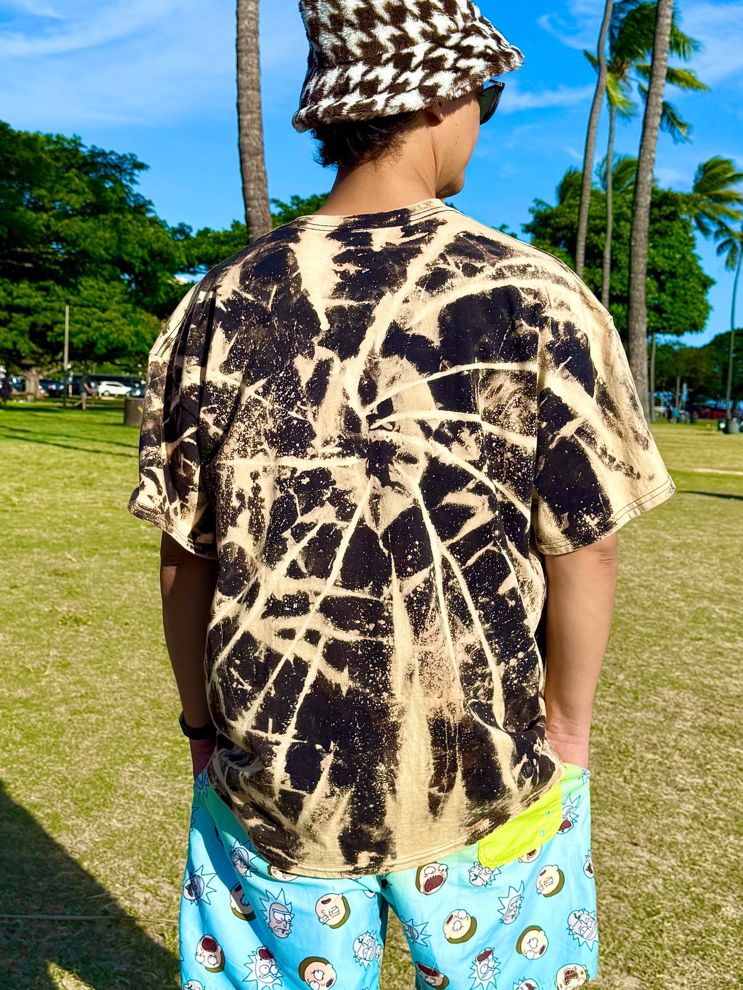 Sacred Geometry Flame Octopus Bleach Dye T-shirt (2X-Large)