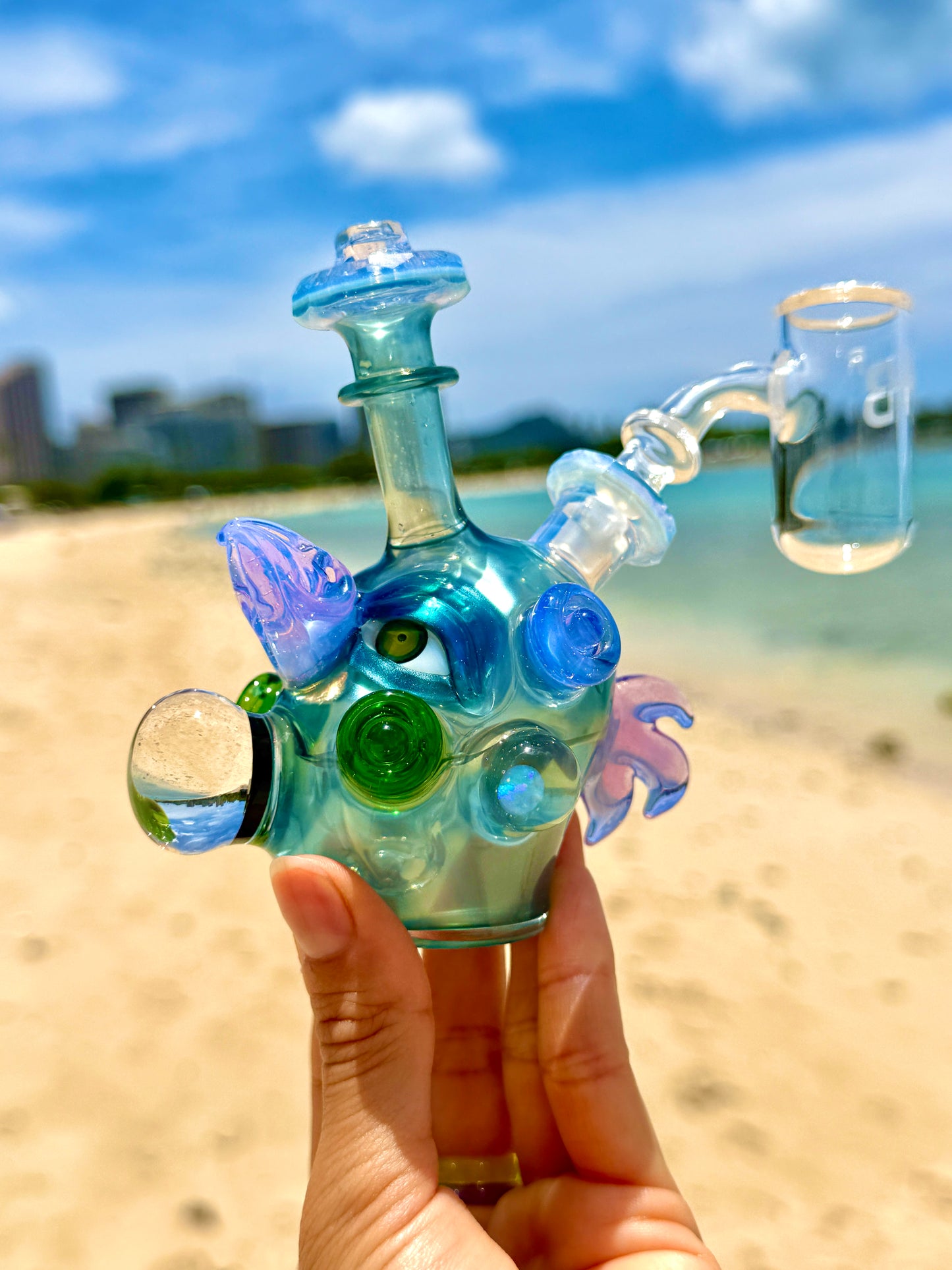 UV Faceted Neptunium Bird Traveler