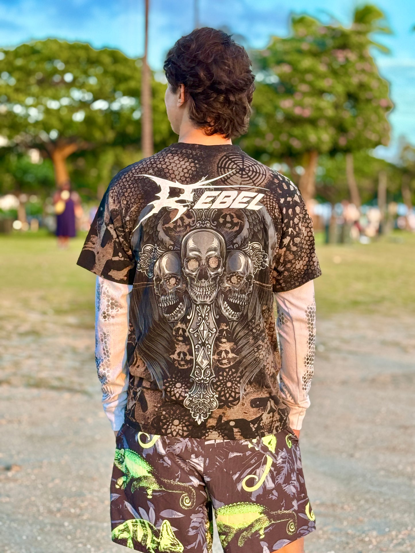 Skull REBEL Bleach Dye T-Shirt (Large)