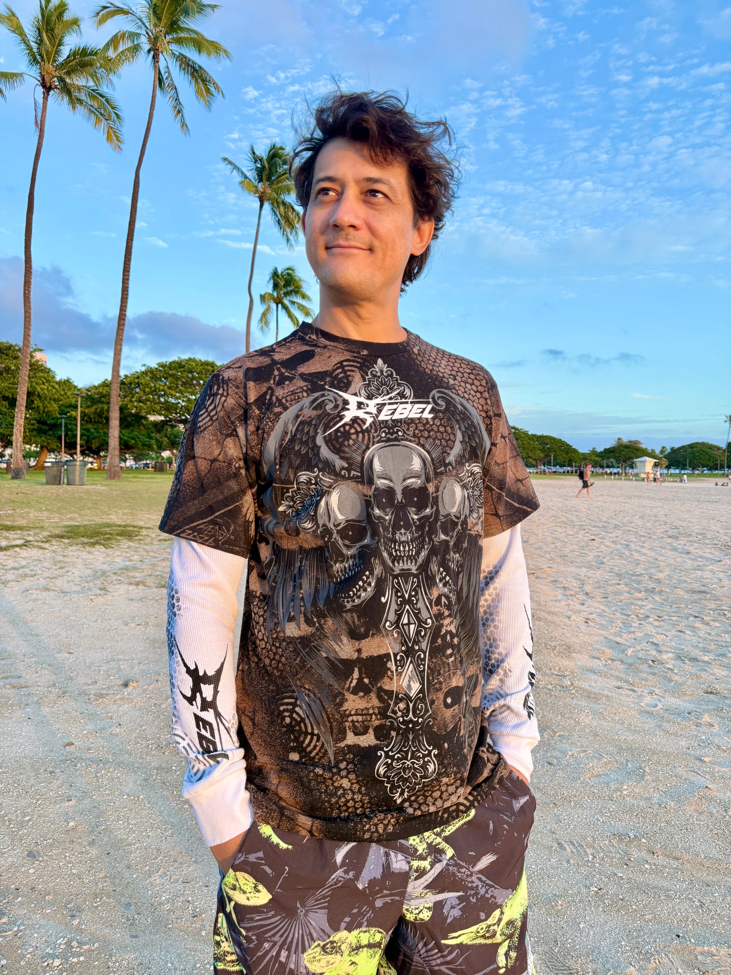 Skull REBEL Bleach Dye T-Shirt (Large)
