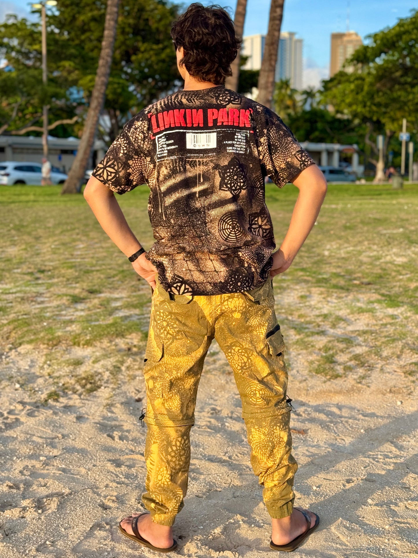 Stone Falcon Bleach Dye Convertible Cargo Pants (L/XL)