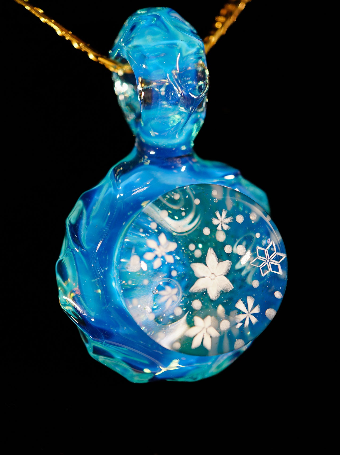 Blizzard Ice Cave Pendant
