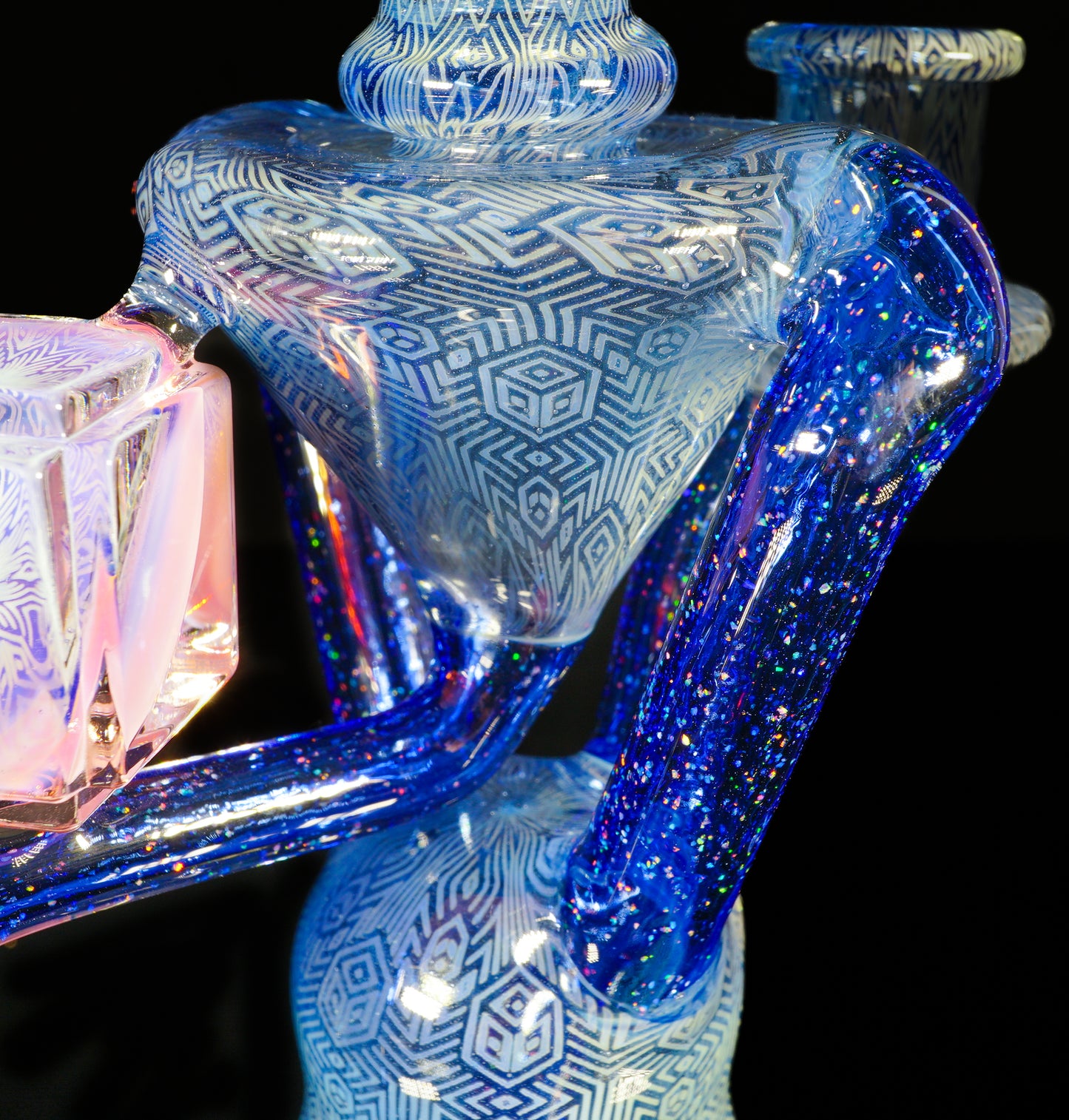 Fume and Crushed Opal Extruded Cube Recycler