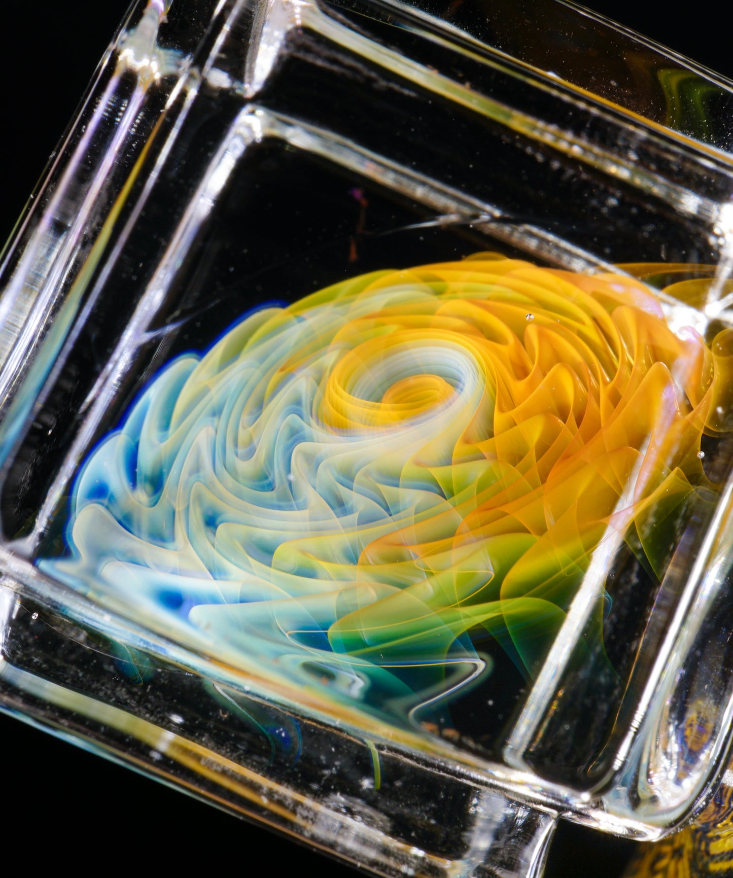 Fume and Crushed Opal Extruded Cube Tube